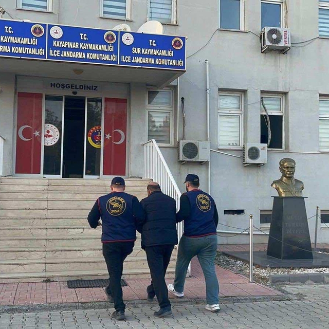 Diyarbakır'da 19 yıl kesinleşmiş hapis cezası bulunan firari hükümlü yakala...