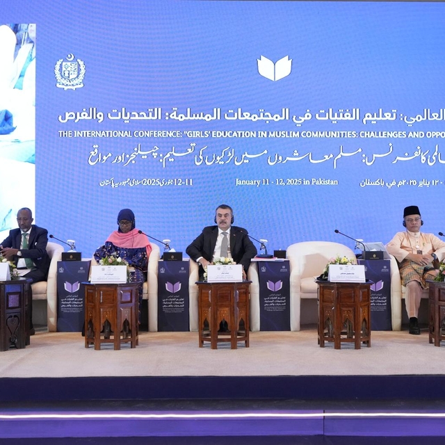 Milli Eğitim Bakanı Tekin, Pakistan'da düzenlenen uluslararası konferansta...