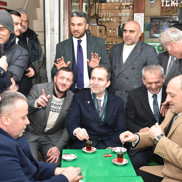 Yeniden Refah Partisi Genel Başkanı Erbakan, Sakarya'da ziyaretlerde bulund...