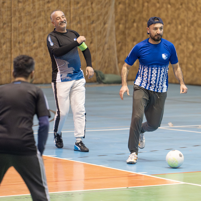 Erzurum'da idareciler ile gazeteciler, dostluk maçında bir araya geldi