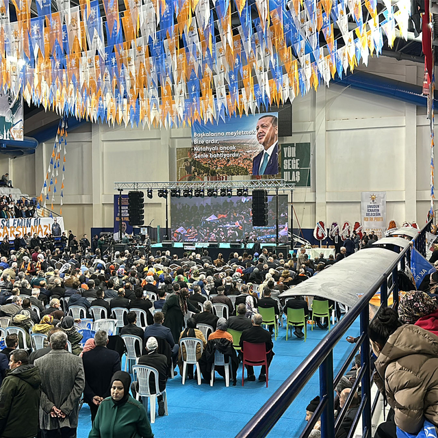 Bakan Tunç: Bu millet onlara her seçimde kırmızı kart göstermeye devam edec...