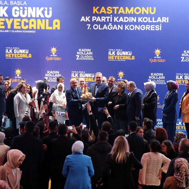 AK Parti Grup Başkanvekili Gül, Kastamonu Kadın Kolları Kongresi'nde konuşt...