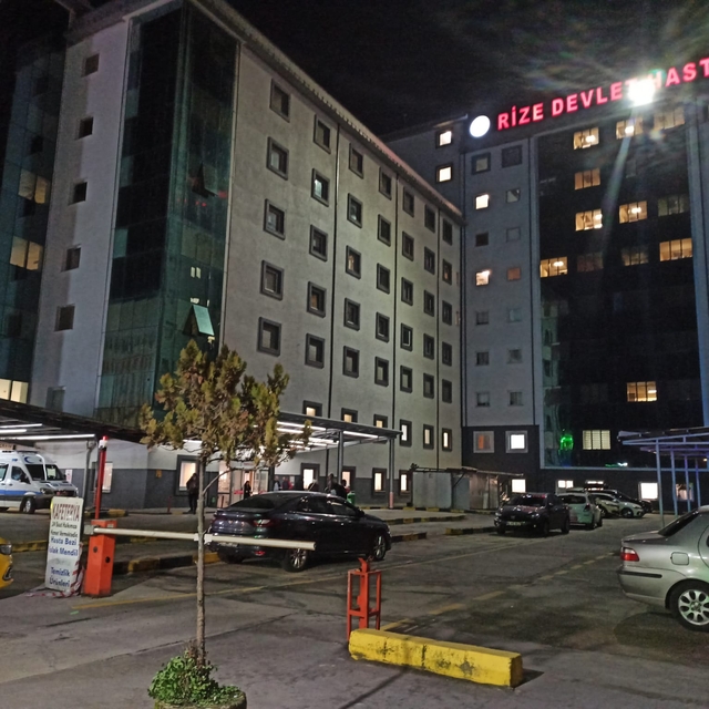 Rize'de kız yurdunda kalan 6 öğrenci, sipariş ettiği yemekten hastanelik ol...