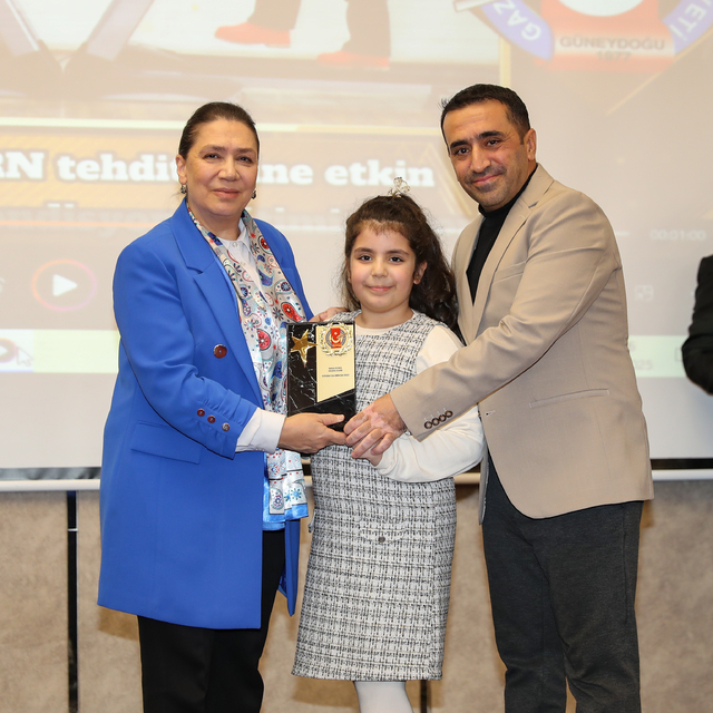 Güneydoğu Gazeteciler Cemiyetinin "Yılın Başarılı Gazetecileri Ödülleri" sa...