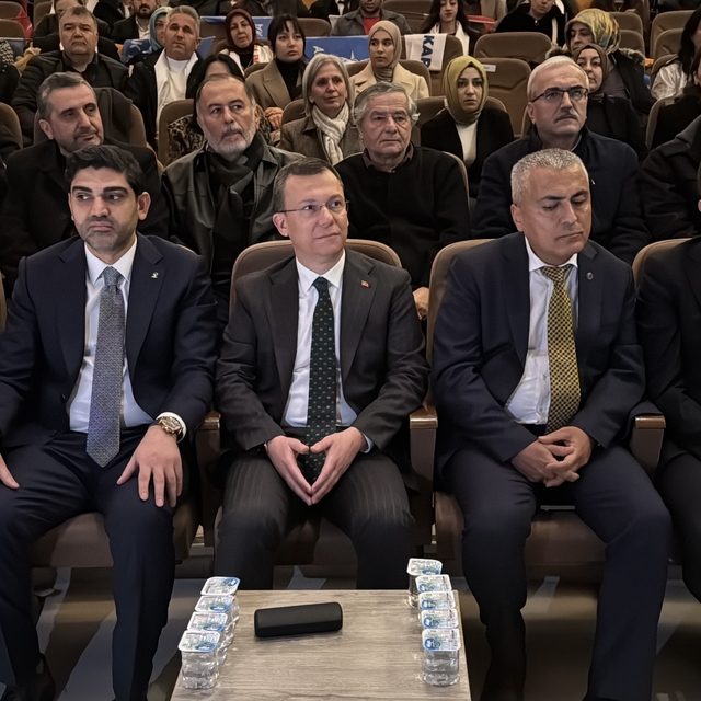 AK Parti Genel Sekreteri Şahin, Karabük'te İl Gençlik Kolları Kongresi'nde...