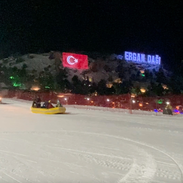 Ergan Dağı Turizm Merkezi'nde rafting, kayak ve yamaç paraşütü