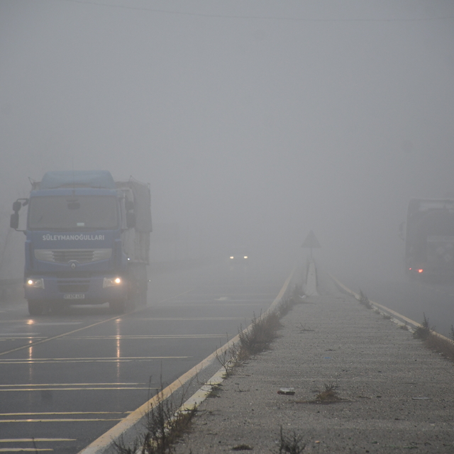 Bolu Dağı ve Anadolu Otoyolu Düzce kesiminde sis etkili oldu