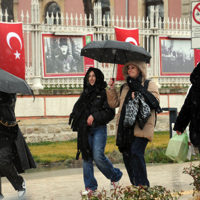 Edirne'de karla karışık yağmur