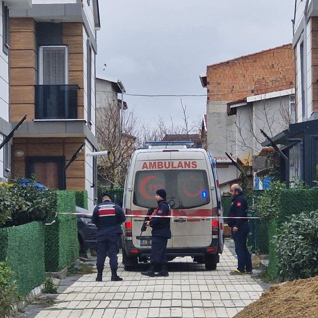 Villada anne ve kızı ölü, baba ise ağır yaralı bulundu