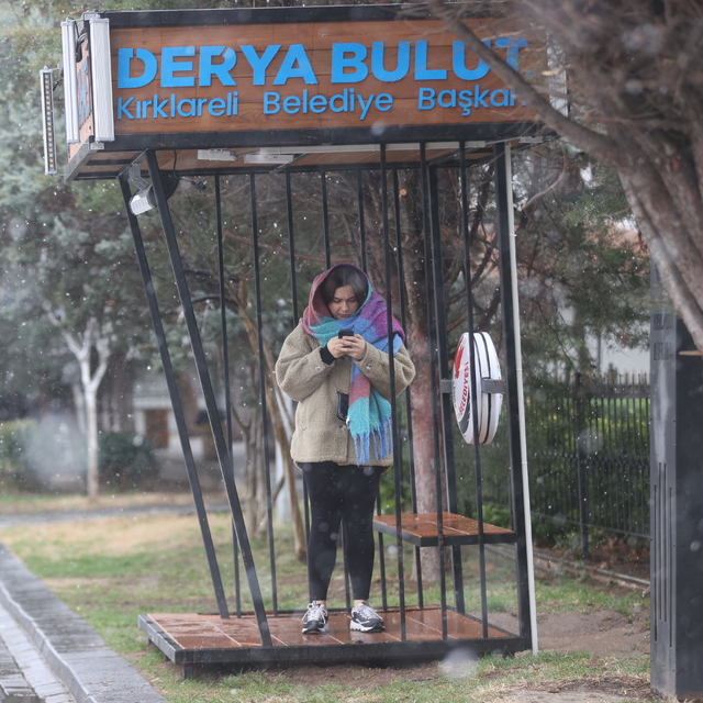 Edirne ve Kırklareli'nde kar yağışı aralıklarla etkili oluyor