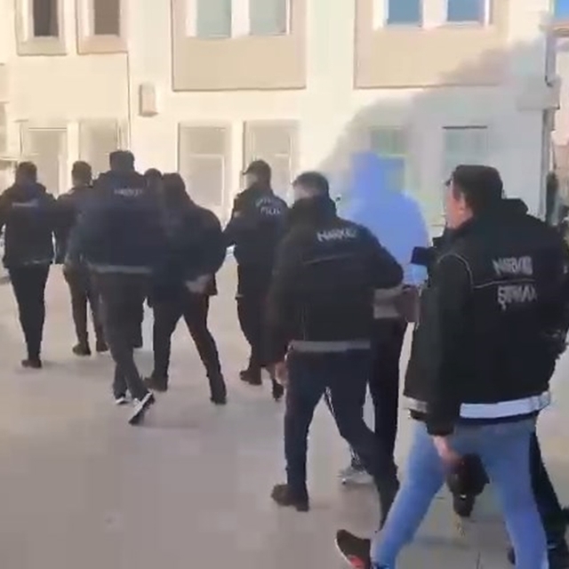 TIR'da ele geçirilen 50 kilo metamfetamine 10 tutuklama