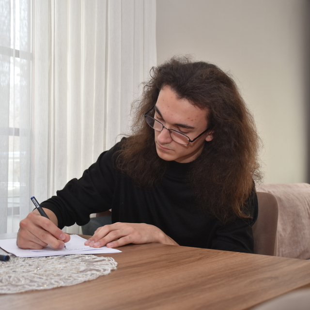 Kendi imkanlarıyla öğrendiği Japonca ile Ertuğrul Fırkateyni Şehitleri Anıt...