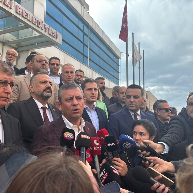 Özgür Özel: İşler doğru gittiğinde halaya birlikte duranların nasıl karşımı...