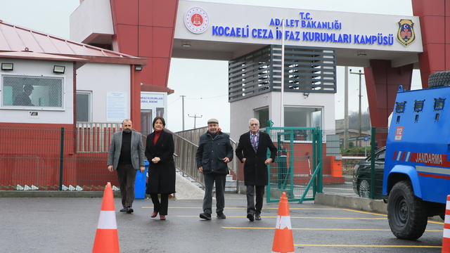 DEM Parti heyetinden Figen Yüksekdağ'a ziyaret