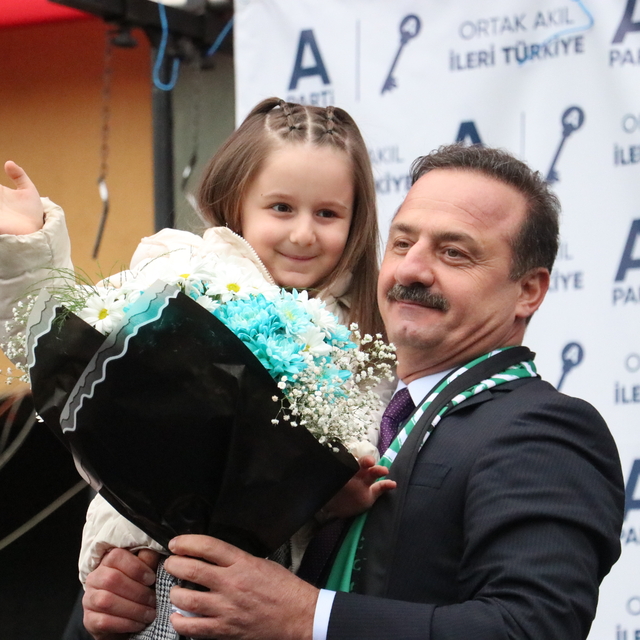 Anahtar Parti Genel Başkanı Ağıralioğlu, Kocaeli'de partililerle buluştu