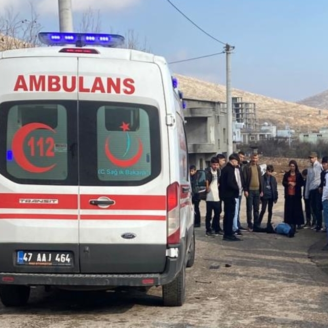 Mardin'de otomobil ile motosikletin çarpıştığı kazada 2 kişi yaralandı