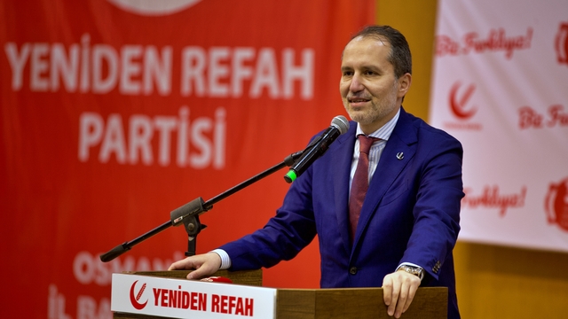 Yeniden Refah Partisi Genel Başkanı Erbakan, partisinin Osmaniye il kongresine katıldı