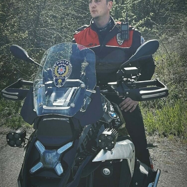 İstanbul'da kazada ölen polis memuru memleketi Çanakkale'de son yolculuğuna...