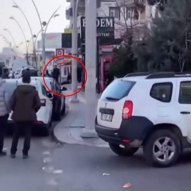 Diyarbakır'da iki grup arasında silahlı kavgada 1 kadın yaralandı