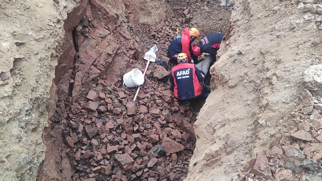 Elazığ'da göçük altında kalan işçi hayatını kaybetti