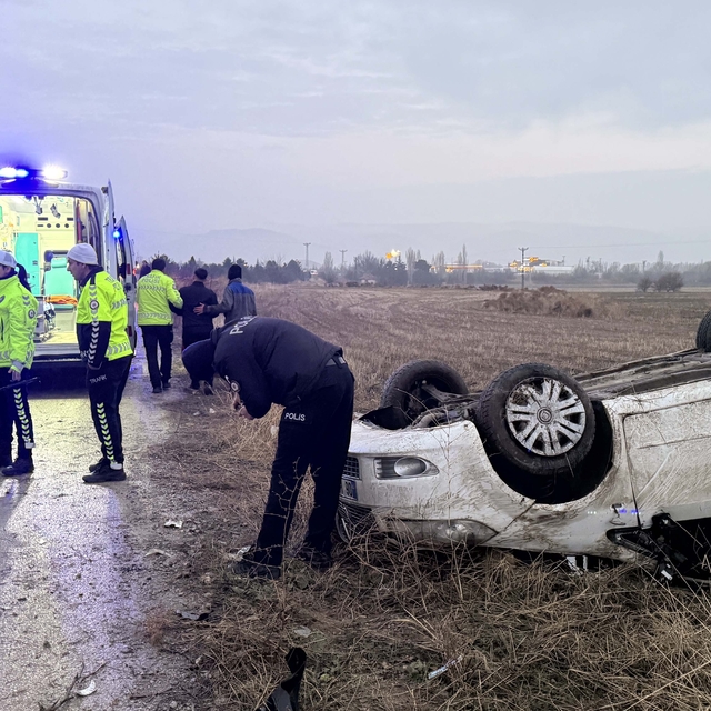 Ankara'da devrilen otomobildeki 1 kişi öldü, 4 kişi yaralandı