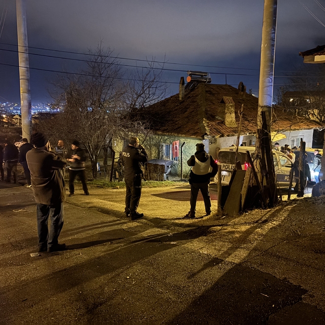 Eşini ve kayınbiraderini pompalı tüfekle yaraladı