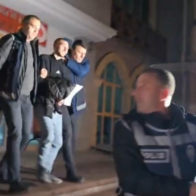 Karabük'te kuyumcu soyguncuları adliyeye sevk edildi (2)