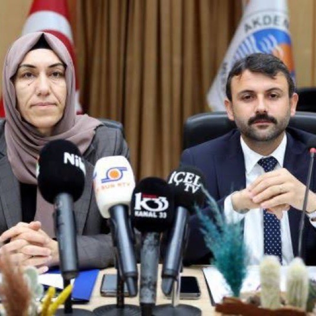 Akdeniz Belediye Başkanı Sarıyıldız, yardımcısı ve 3 meclis üyesi tutukland...