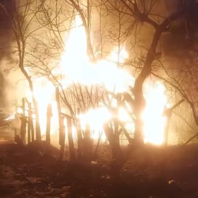 Oynarken dedelerinin samanlığını yaktılar