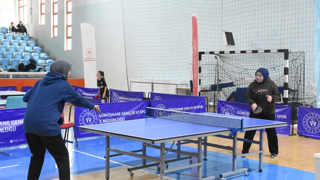 Gümüşhane'de okul sporları gençler masa tenisi müsabakaları başladı
