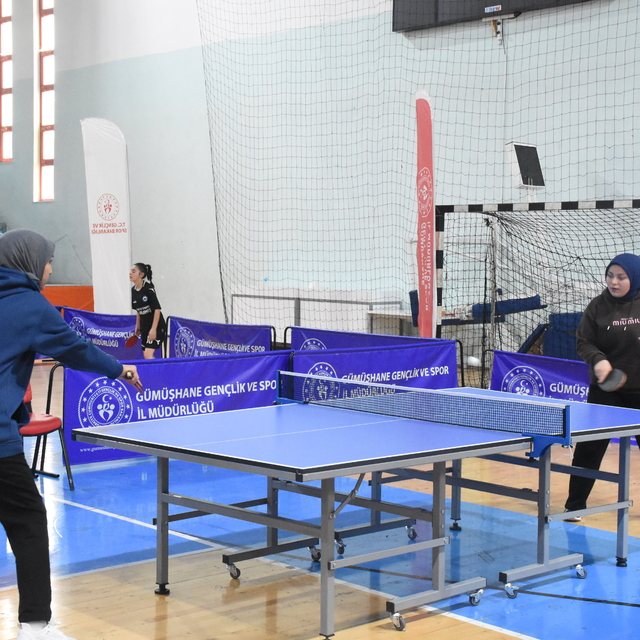 Gümüşhane'de okul sporları gençler masa tenisi müsabakaları başladı