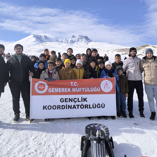 Sivas'ta Kur'an kursunu başarıyla tamamlayan öğrenciler, Erciyes gezisiyle...