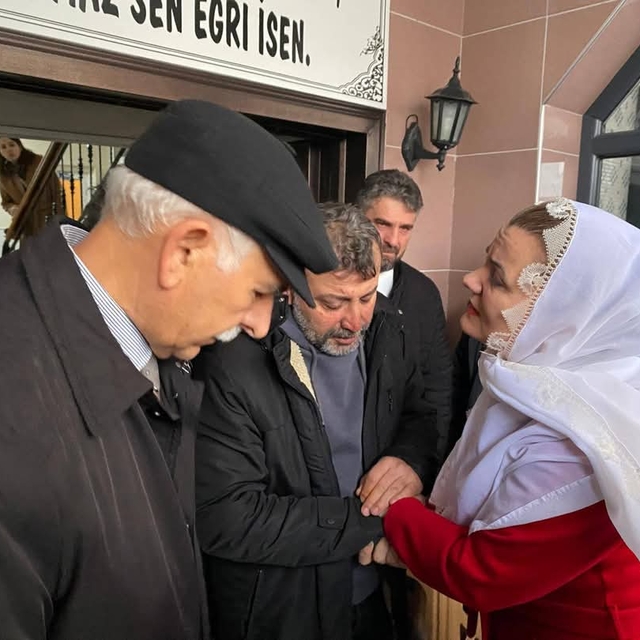 Çaya uçan otomobilde ölen Ali Kaan son yolculuğuna uğurlandı (3)