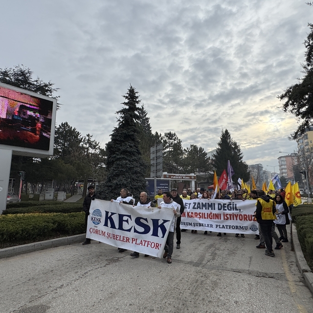 Çorum'da memurlar iş bırakma eylemi yaptı