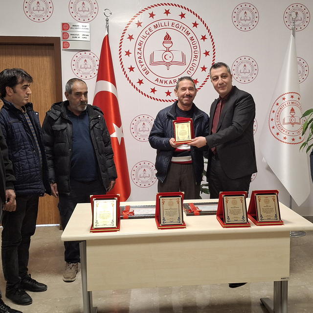 Beypazarı Milli Eğitim Müdürlüğünden emekli olan personel için tören düzenl...