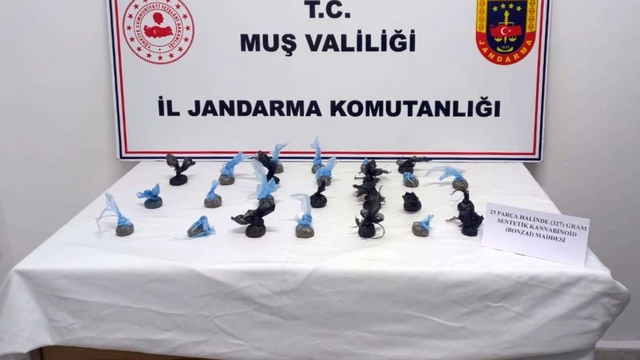 Muş'ta uyuşturucu operasyonlarında yakalanan 3 zanlı tutuklandı