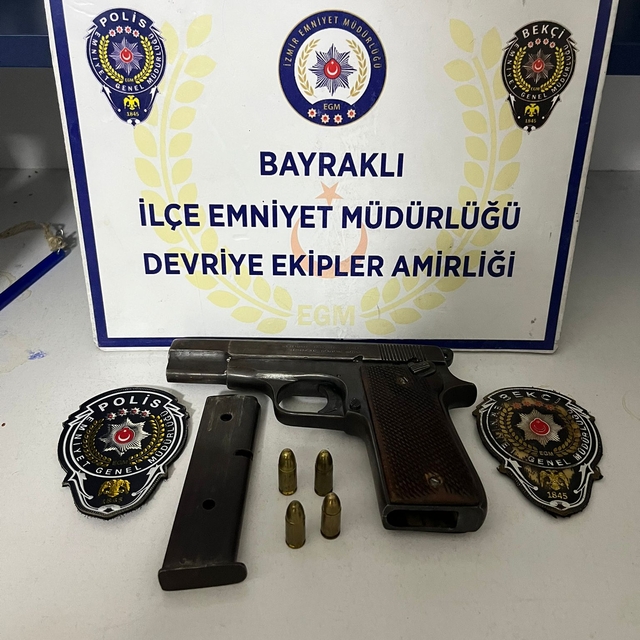 İzmir'de, 175 dosyadan aranma kaydı bulunan hükümlü yakalandı