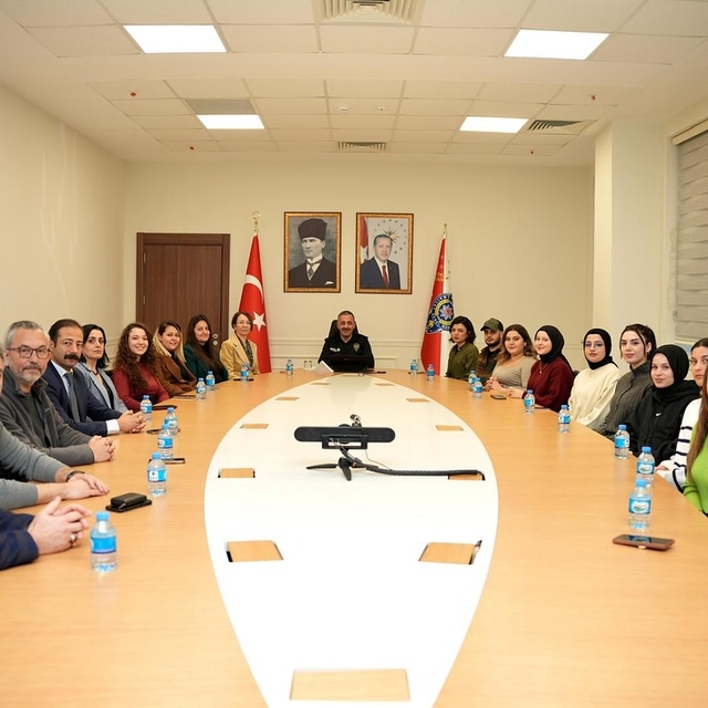 Tekirdağ'da üniversite öğrencileri İl Emniyet Müdürlüğünü ziyaret etti