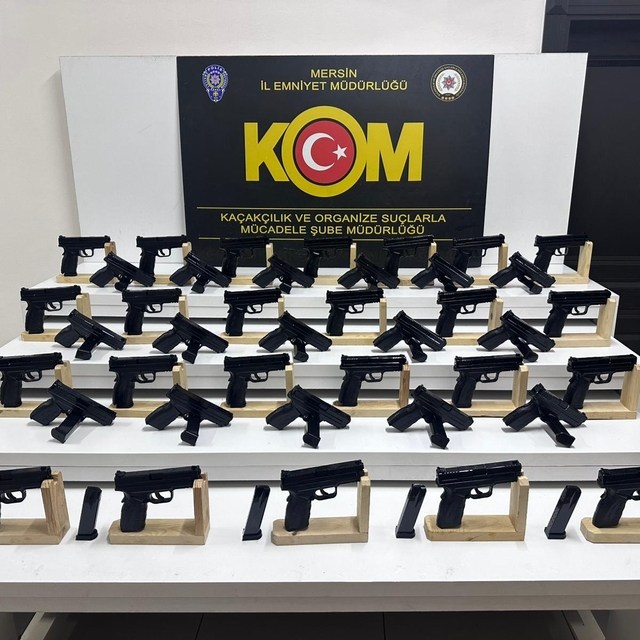 Mersin'de 40 ruhsatsız tabanca ele geçirildi