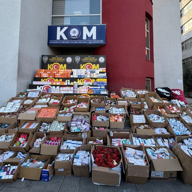 Adana'da ruhsatsız depoda 145 bin 520 kutu ilaç ele geçirildi