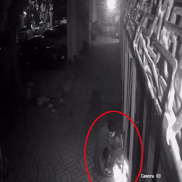 Madde bağımlısı, kuaför dükkanını yakmaya çalıştı