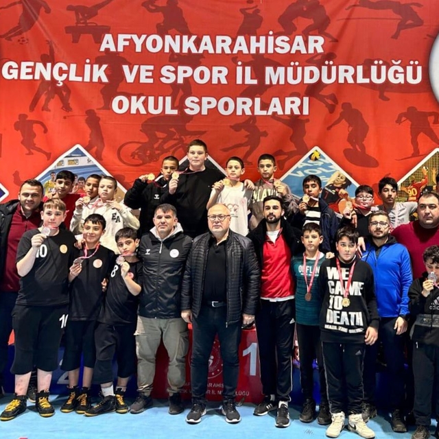 Kızılören'de 8 öğrenci güreş turnuvasına katılacak