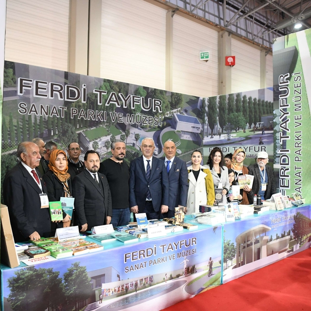 MHP Adana İl Başkanı Kanlı'dan Çukurova 17. Kitap Fuarı'na ziyaret