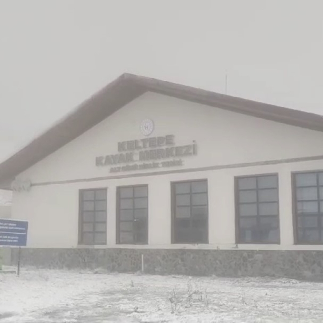 Karabük'ün yüksek kesimlerine kar yağdı