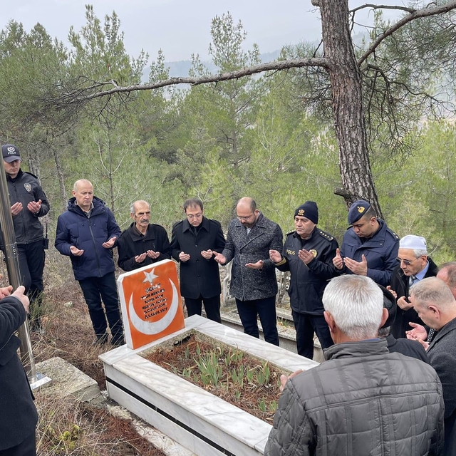 Tosya'da şehit polis Kadir Atan kabri başında anıldı