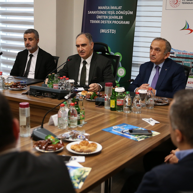 Manisa'da 11 sanayi kuruluşu "yeşil dönüşüm" protokolü imzaladı