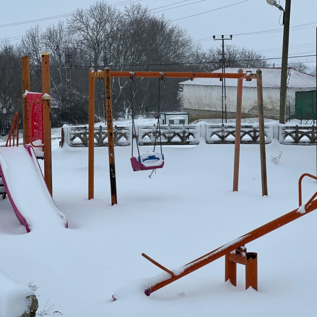 Edirne ve Kırklareli'nin yüksek kesimlerinde kar yağışı