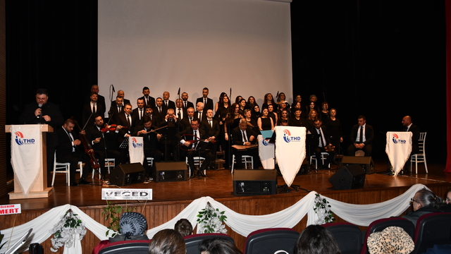 Vezirköprü'de Tüketici Hakları Derneği Türk Sanat Müziği Korosu'ndan konser