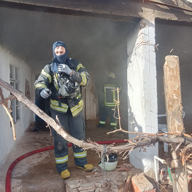 Karaman'da evde çıkan yangında 2 kişi yaralandı