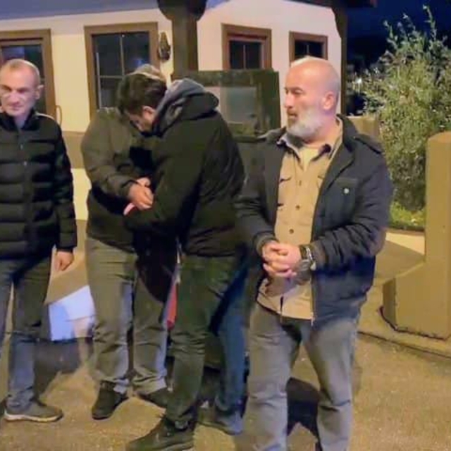 Otomobilde, 2'si bagajda 5 kaçak göçmen yakalandı (2)